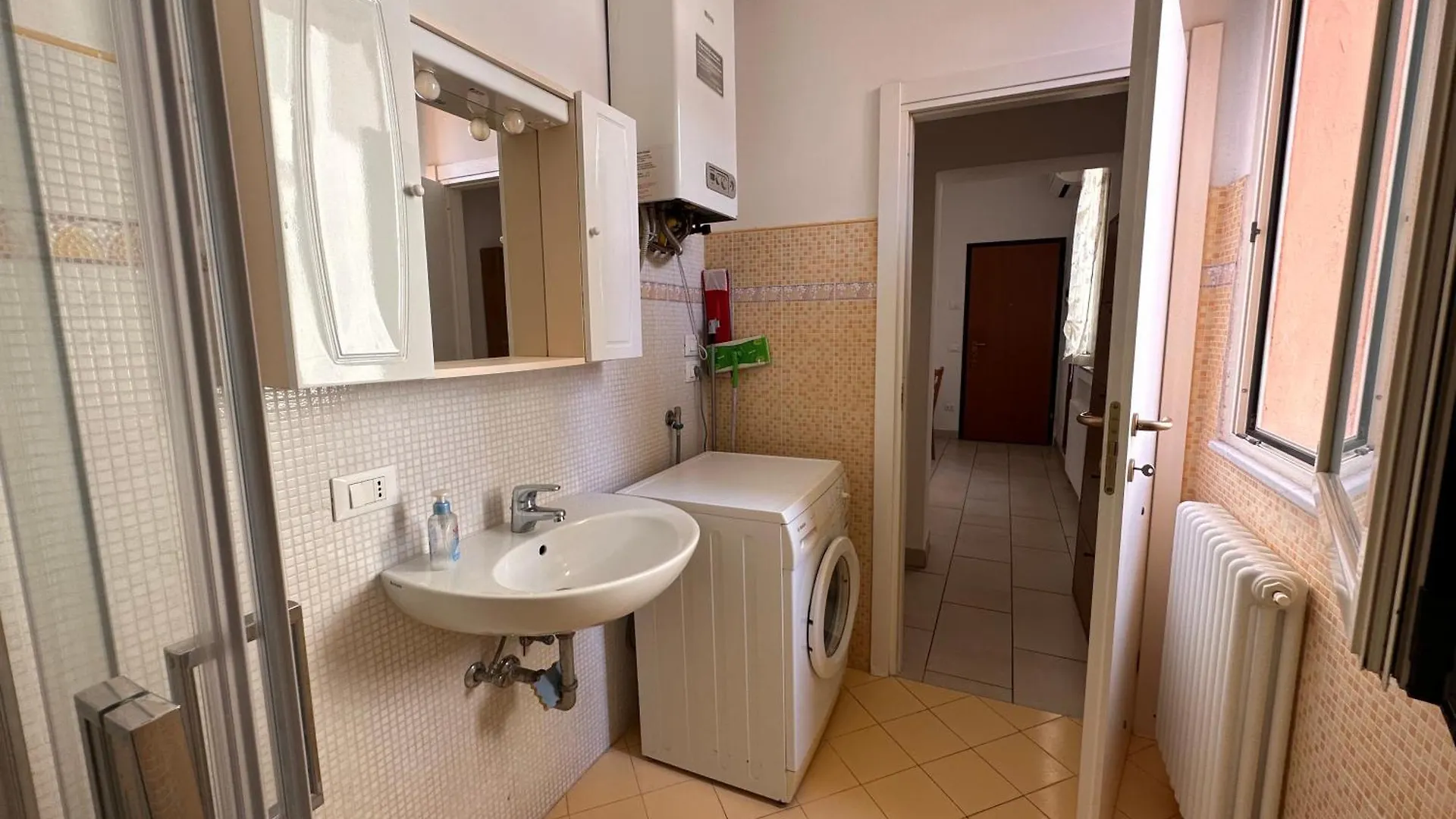 Rimini Beach Residence 200 Mt Dal Mare - Il Lupo Affitta 0*,  Włochy
