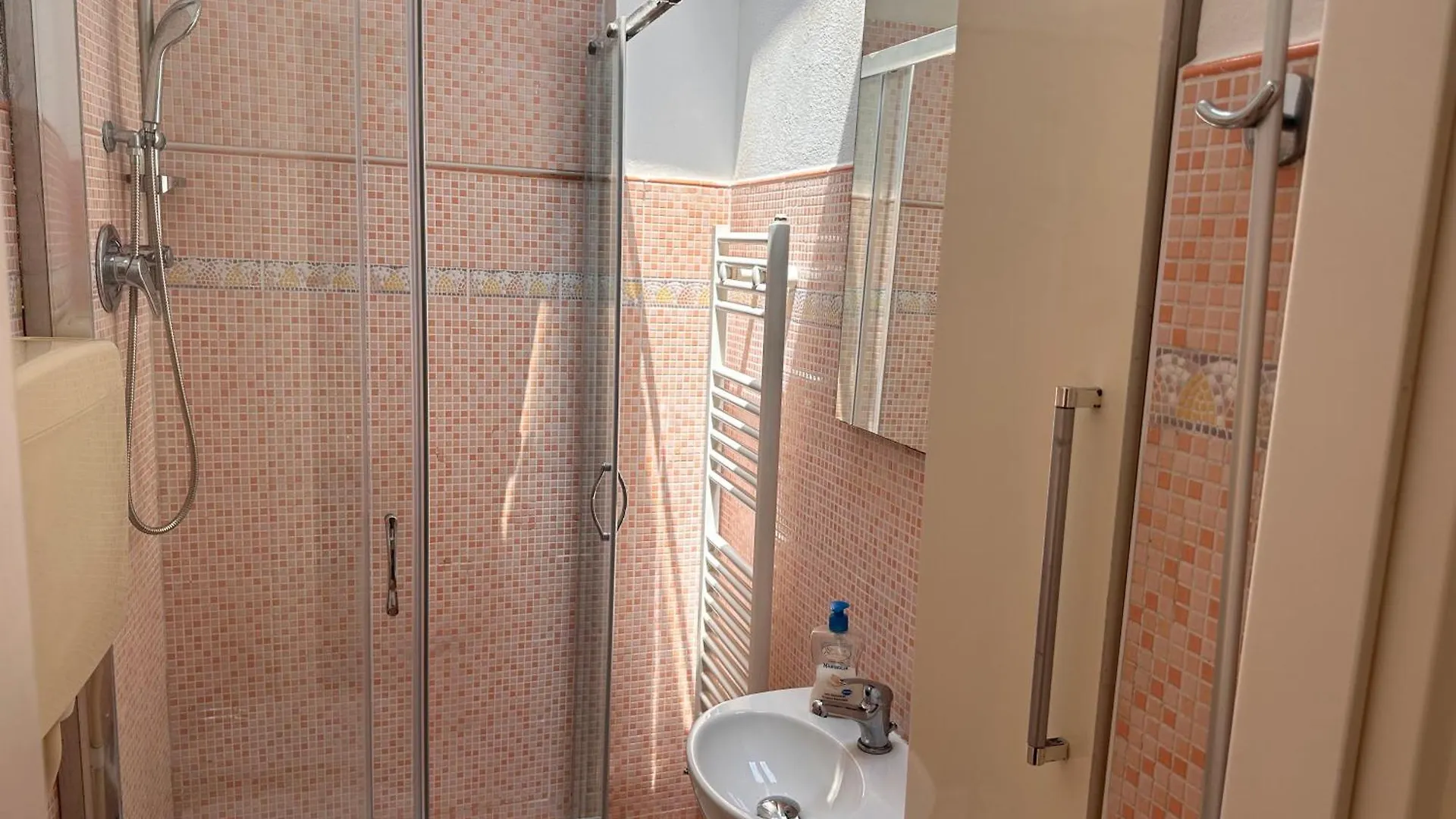 Rimini Beach Residence 200 Mt Dal Mare - Il Lupo Affitta 0*,