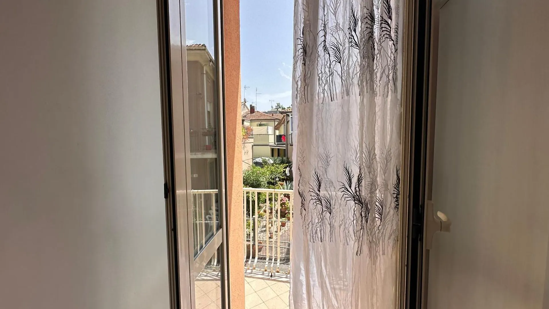 Rimini Beach Residence 200 Mt Dal Mare - Il Lupo Affitta Ξενοδοχείο με διαμερίσματα