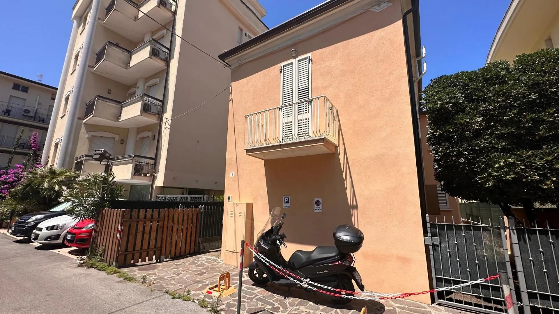 Ξενοδοχείο με διαμερίσματα Rimini Beach Residence 200 Mt Dal Mare - Il Lupo Affitta